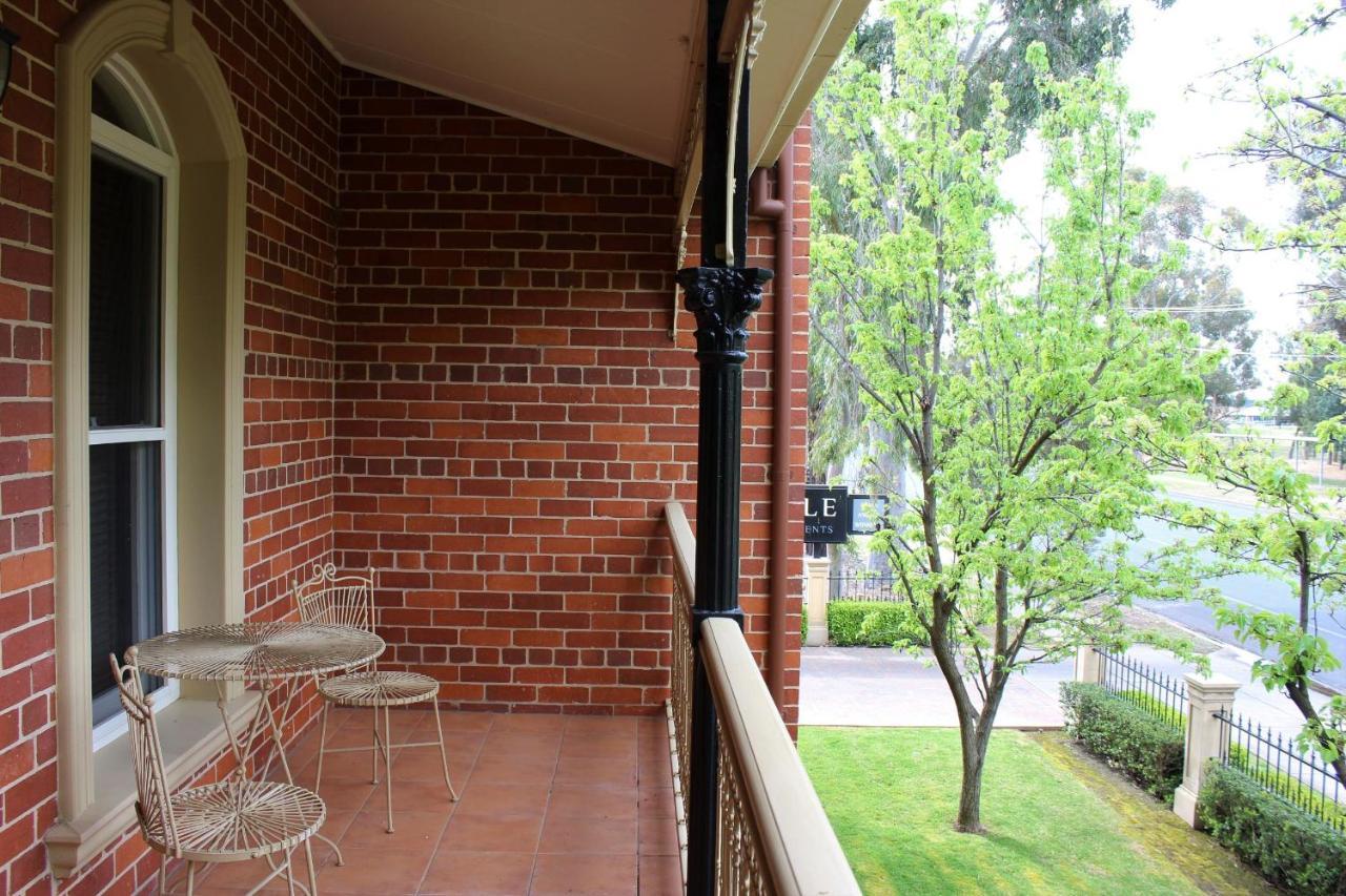 Carlyle Suites & Apartments Wagga Wagga Buitenkant foto