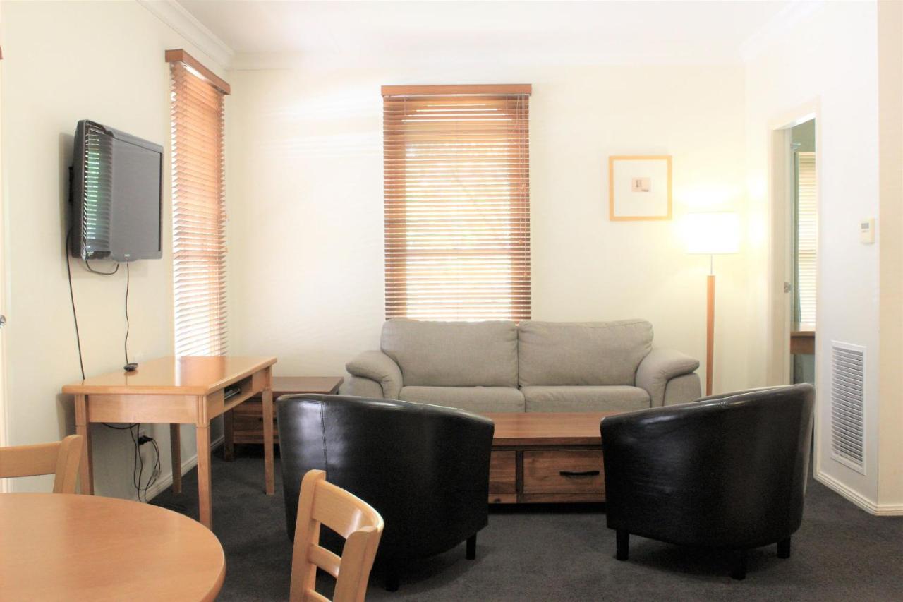 Carlyle Suites & Apartments Wagga Wagga Buitenkant foto