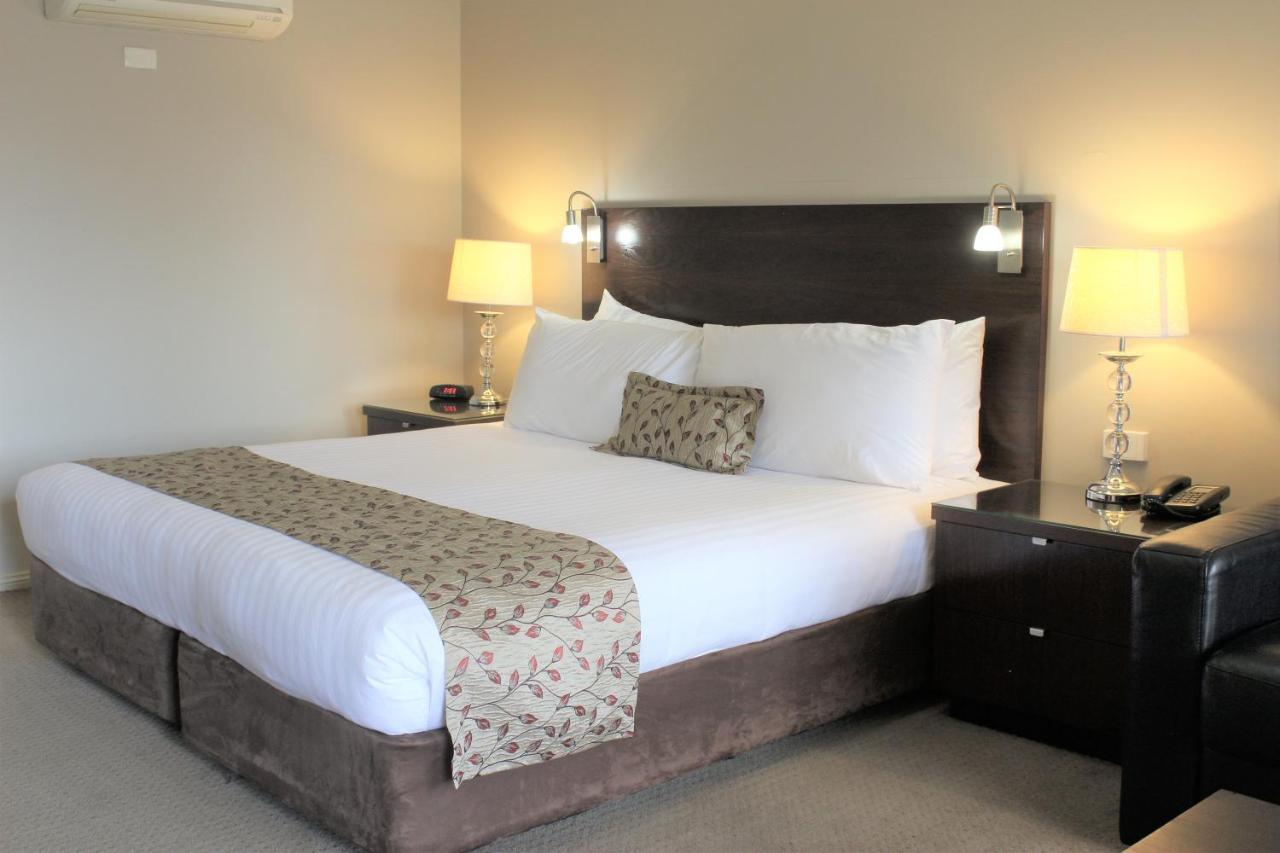 Carlyle Suites & Apartments Wagga Wagga Buitenkant foto