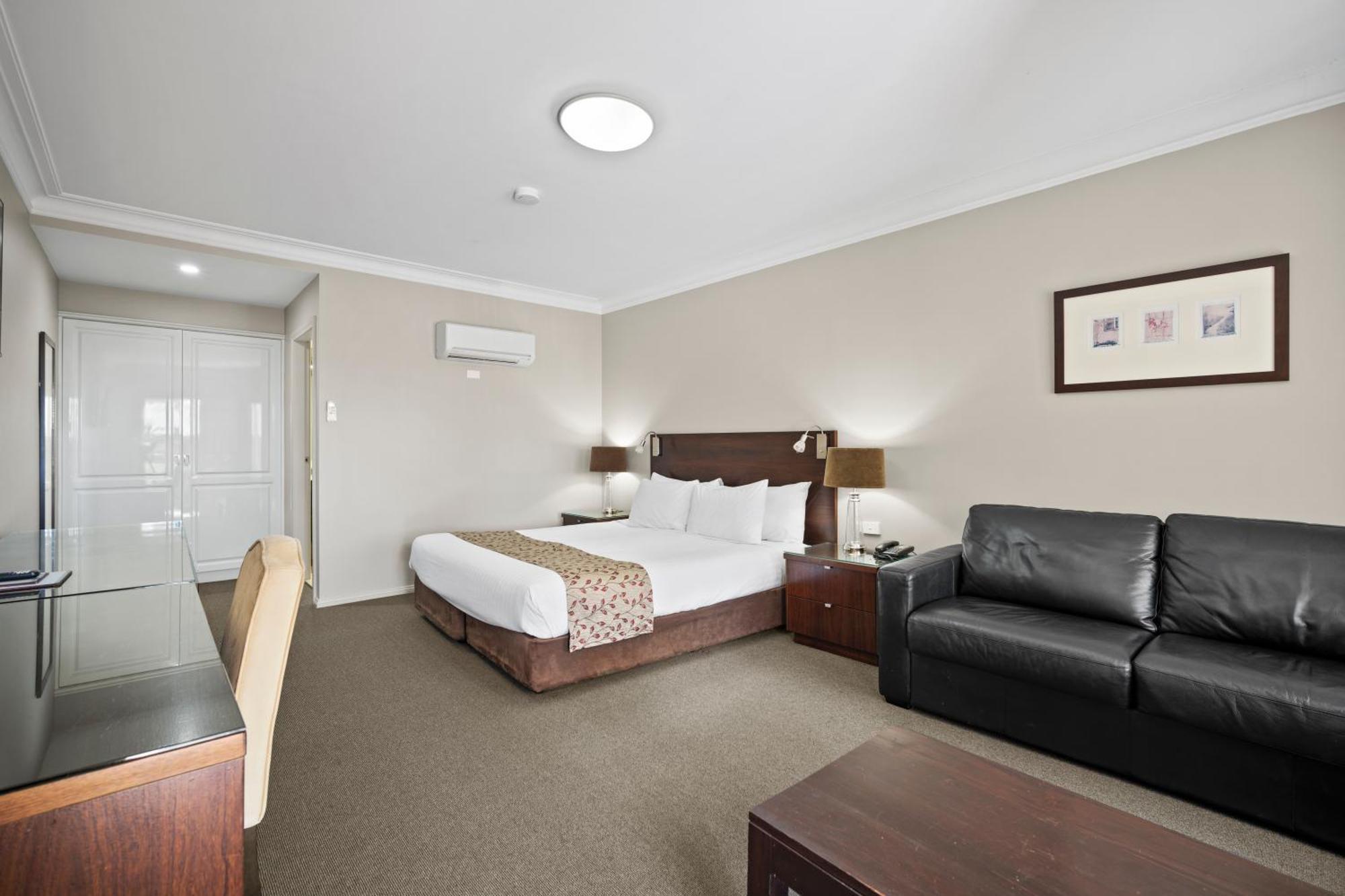 Carlyle Suites & Apartments Wagga Wagga Buitenkant foto