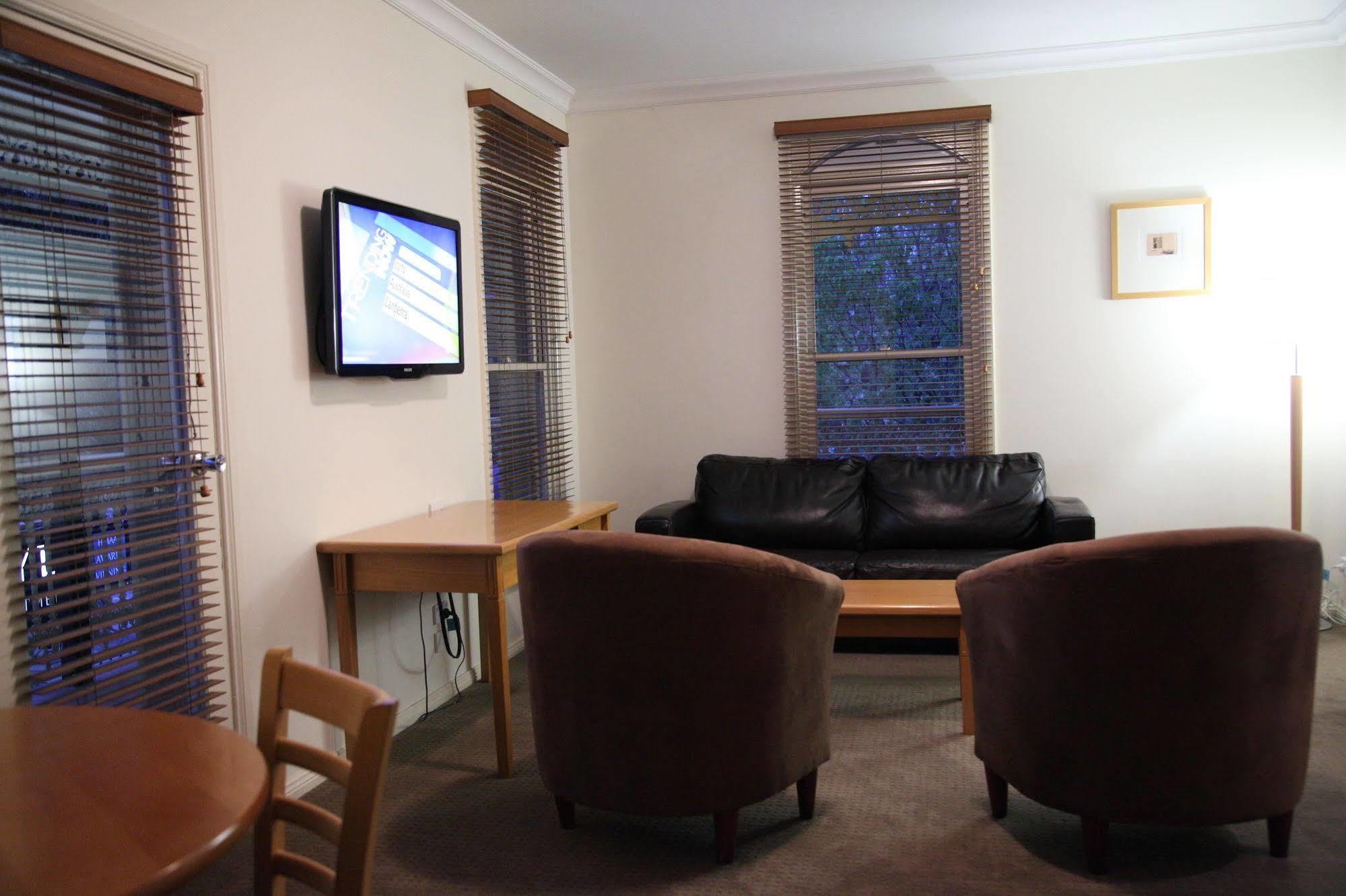 Carlyle Suites & Apartments Wagga Wagga Buitenkant foto