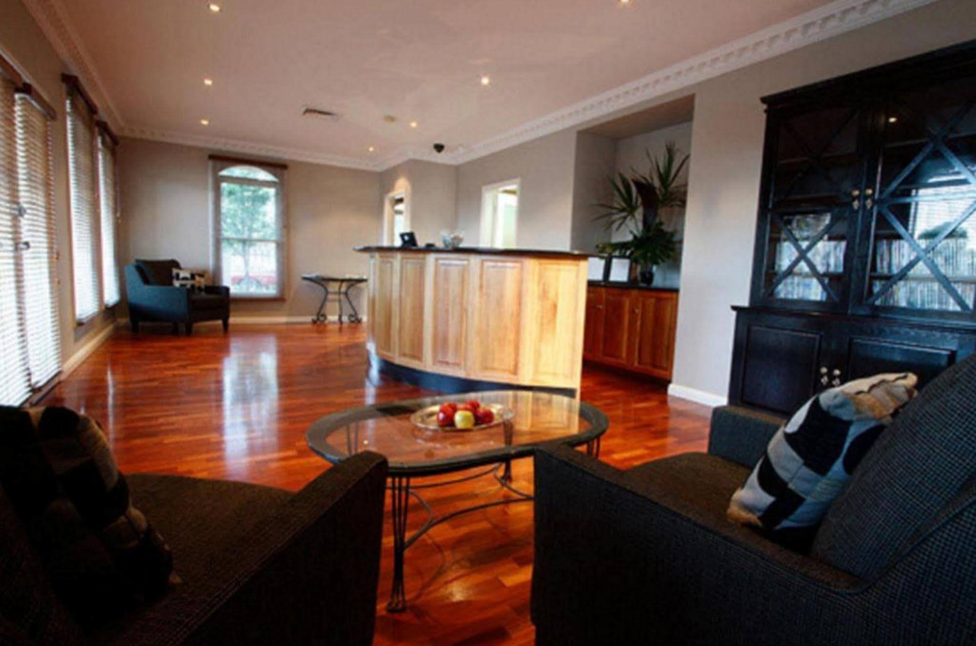 Carlyle Suites & Apartments Wagga Wagga Buitenkant foto